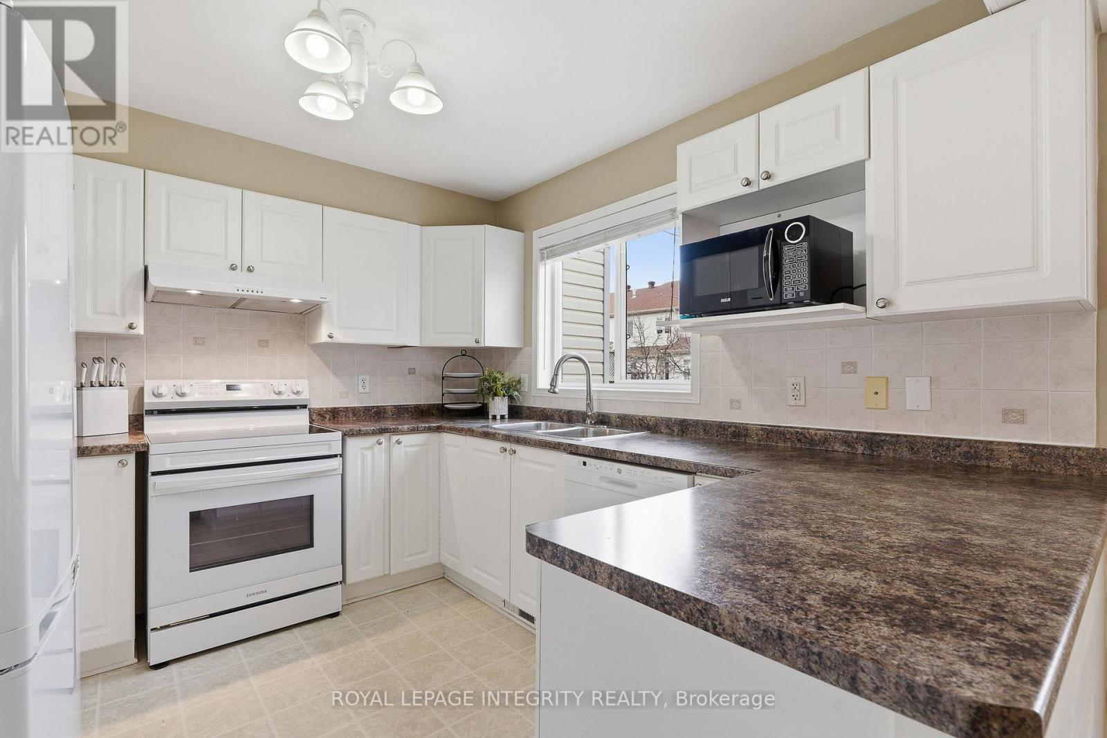 1073 BRASSEUR CRESCENT - 14