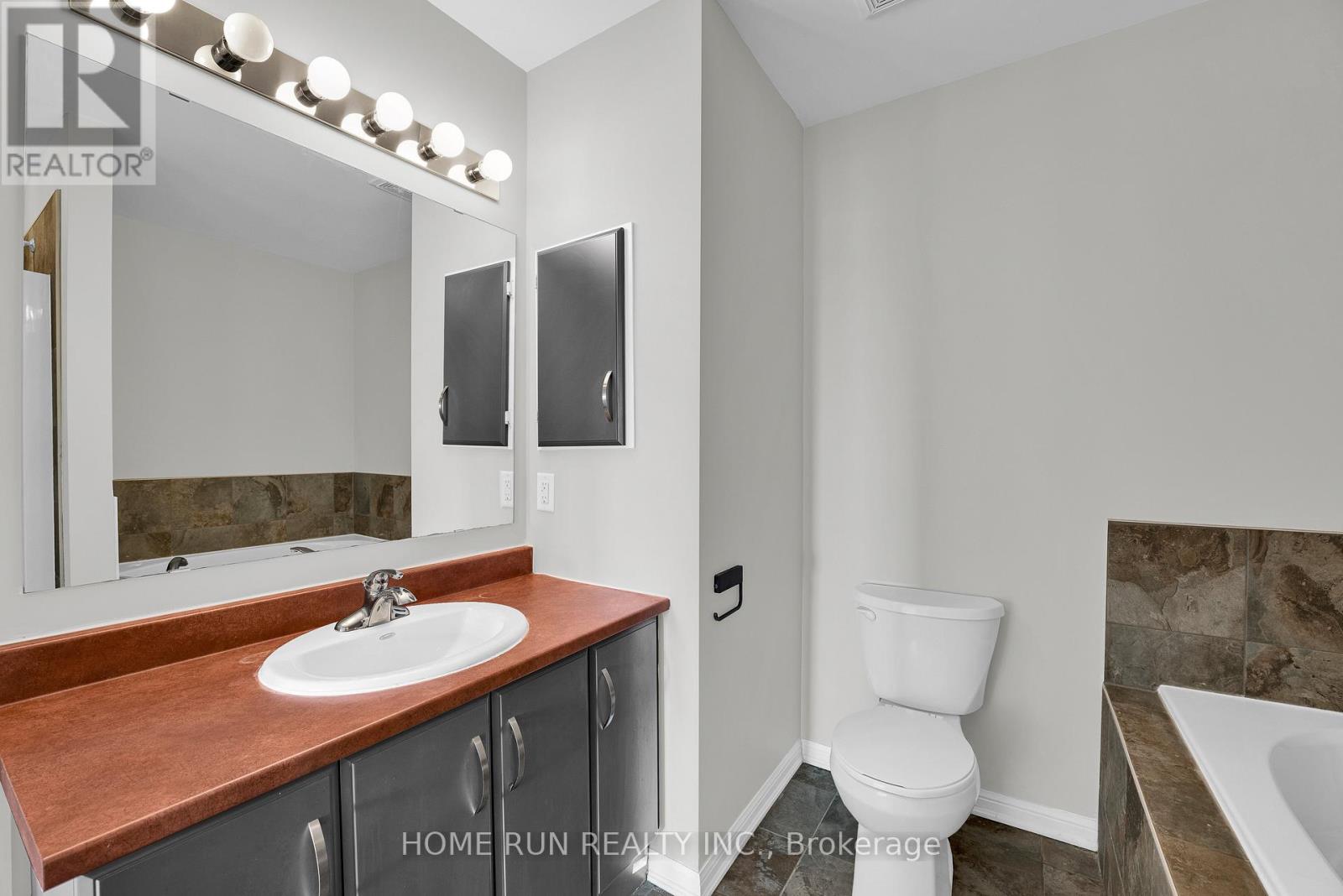 142 BATTERSEA CRESCENT - 35