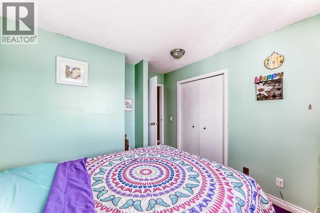 4821 60 Street NE - 24