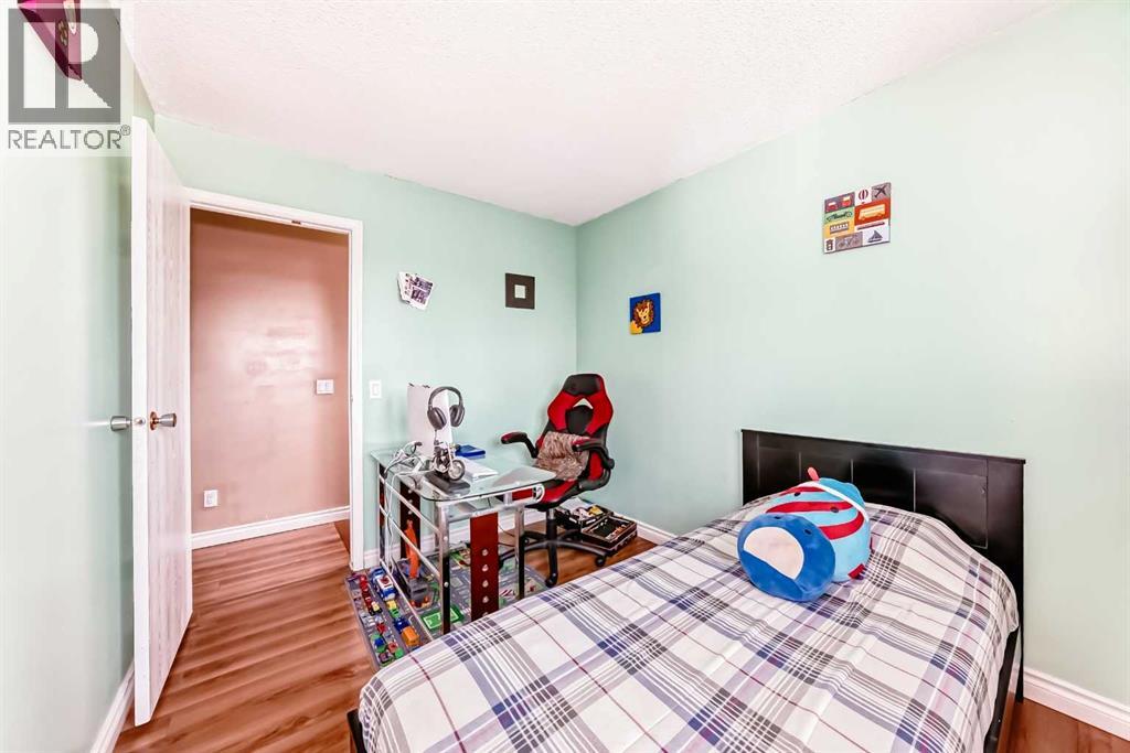 4821 60 Street NE - 26