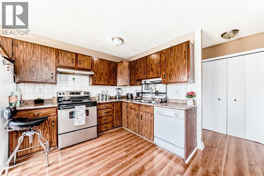 4821 60 Street NE - 5