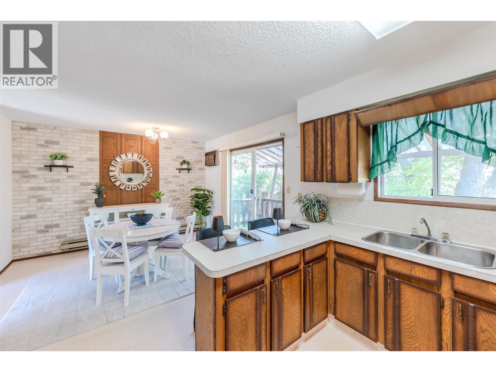 1083 Morningstar Road, Oliver