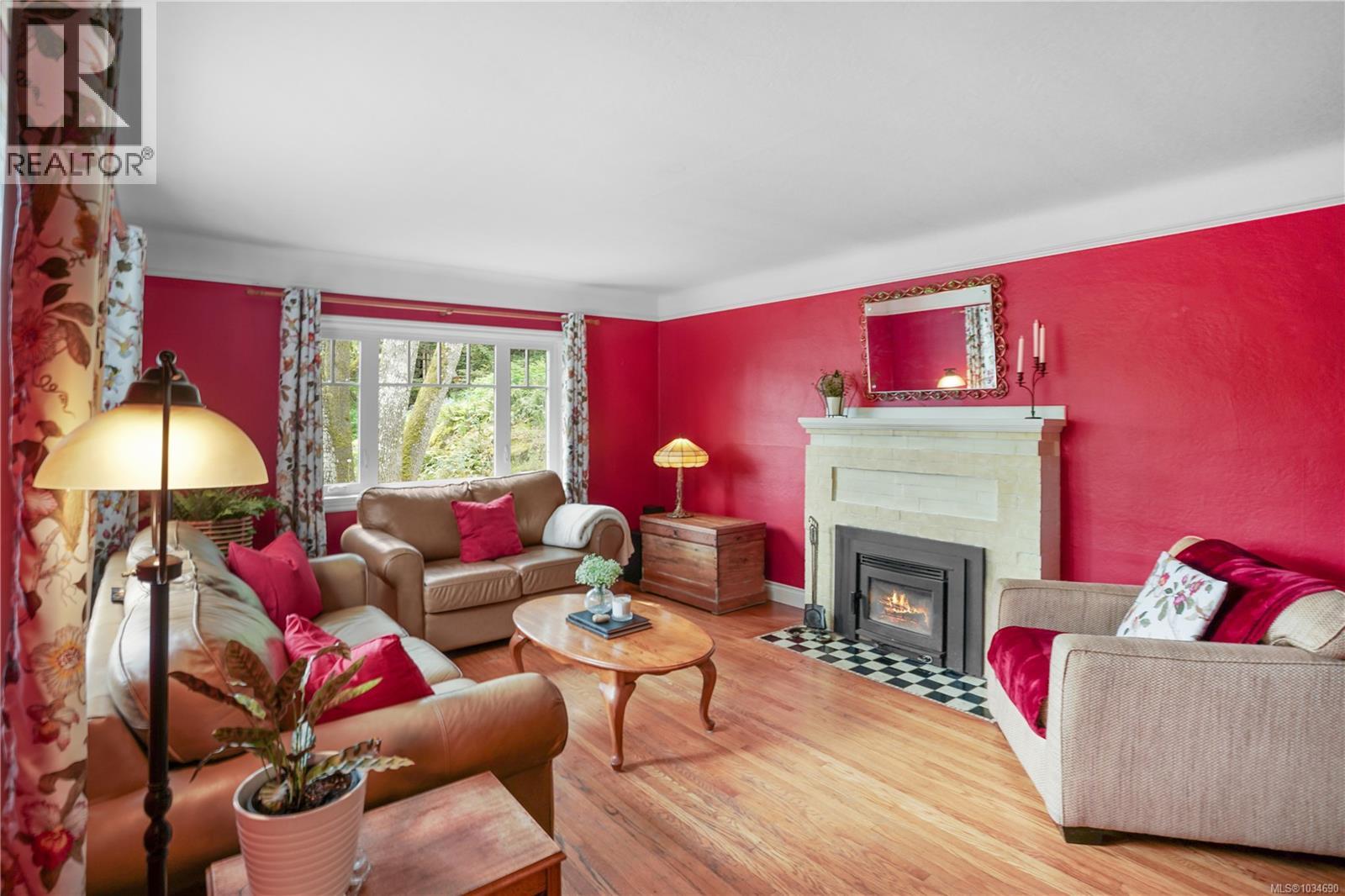  180 Island Highway, View Royal