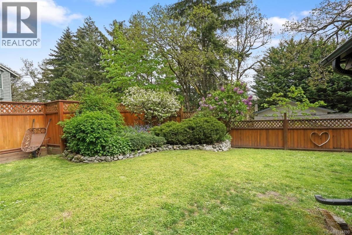  180 Island Highway, View Royal