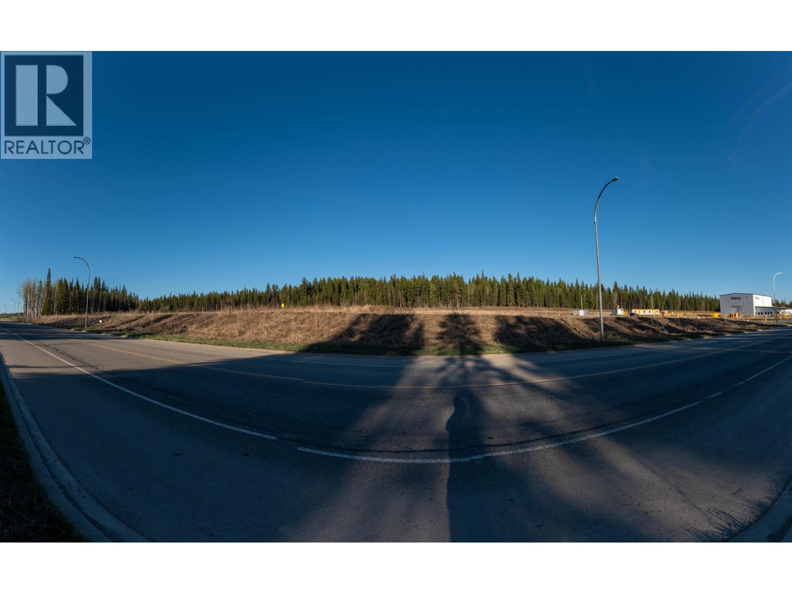 Photo 11 of 32 — 1044 LEGACY ROAD · Prince George, BC