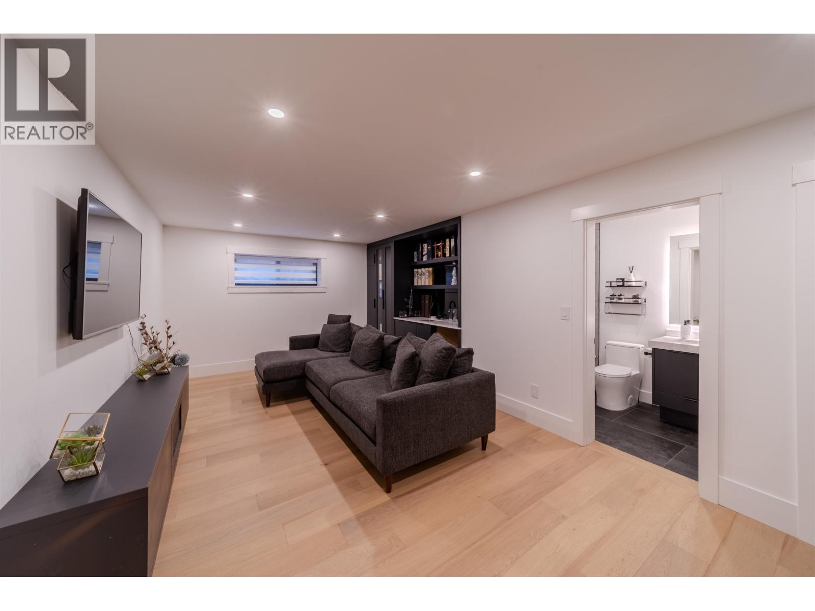 282 56TH Street, Delta