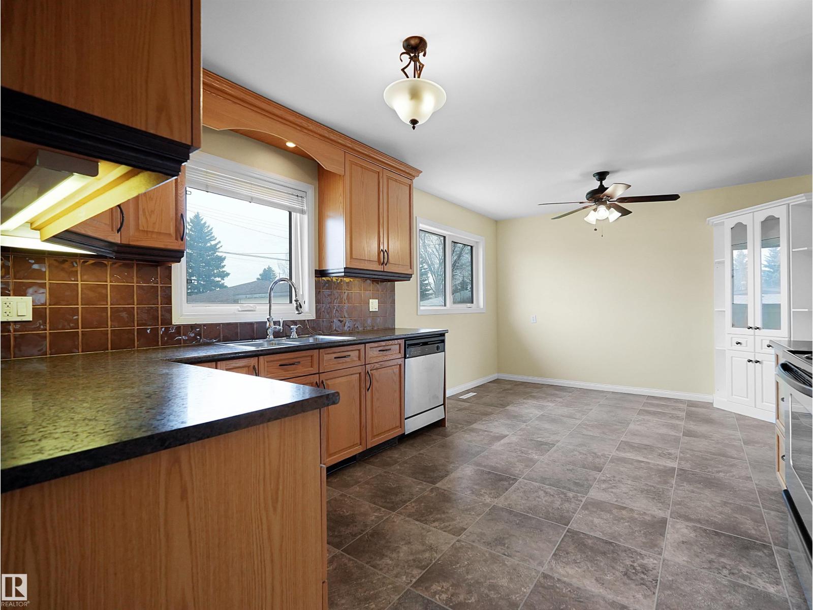 8703 73 ST NW, Edmonton