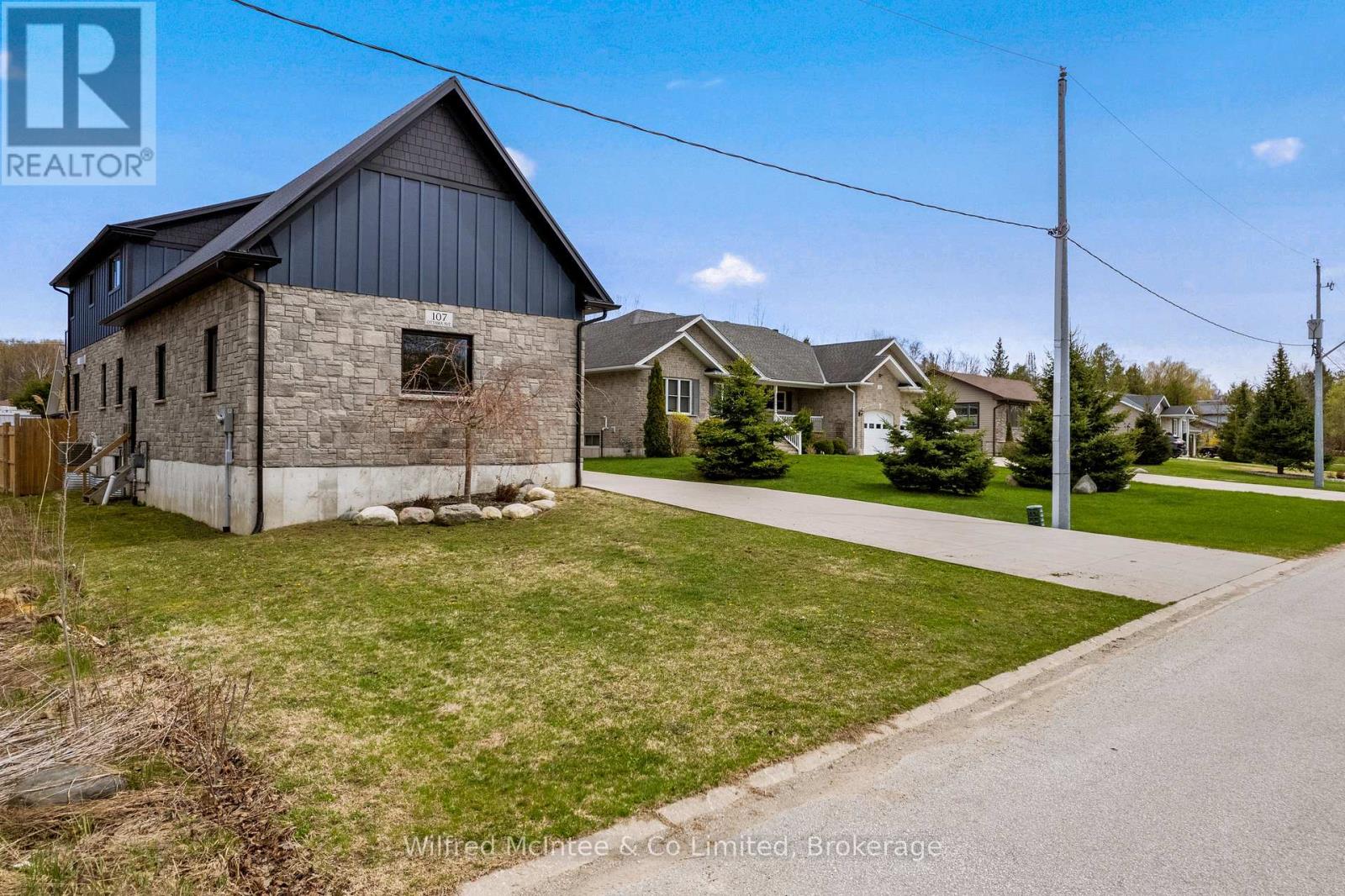 107 OTTAWA AVENUE - 2
