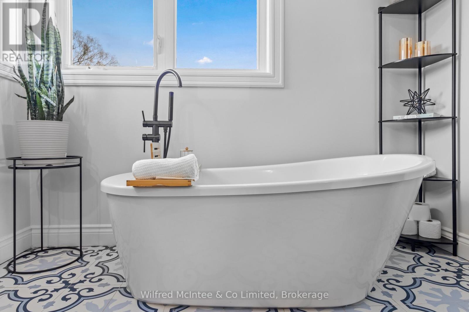 107 OTTAWA AVENUE - 24