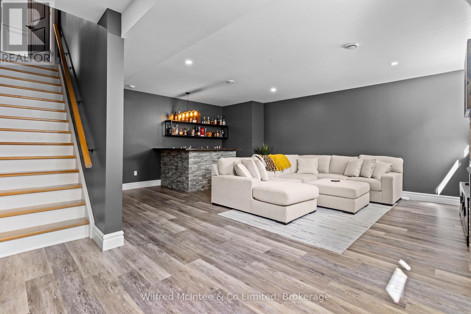 107 OTTAWA AVENUE - 31