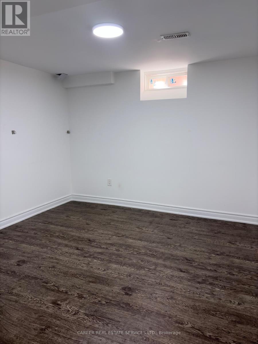 27 ALLDREAD CRESCENT - 28