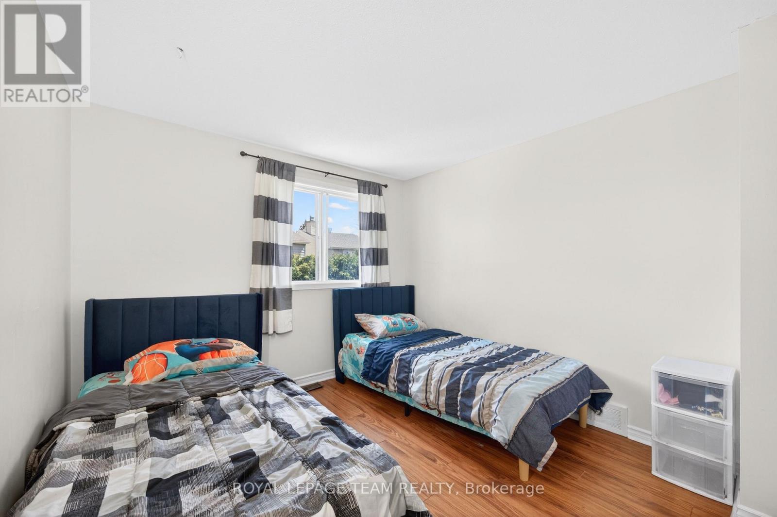 1631 SAXONY CRESCENT - 11