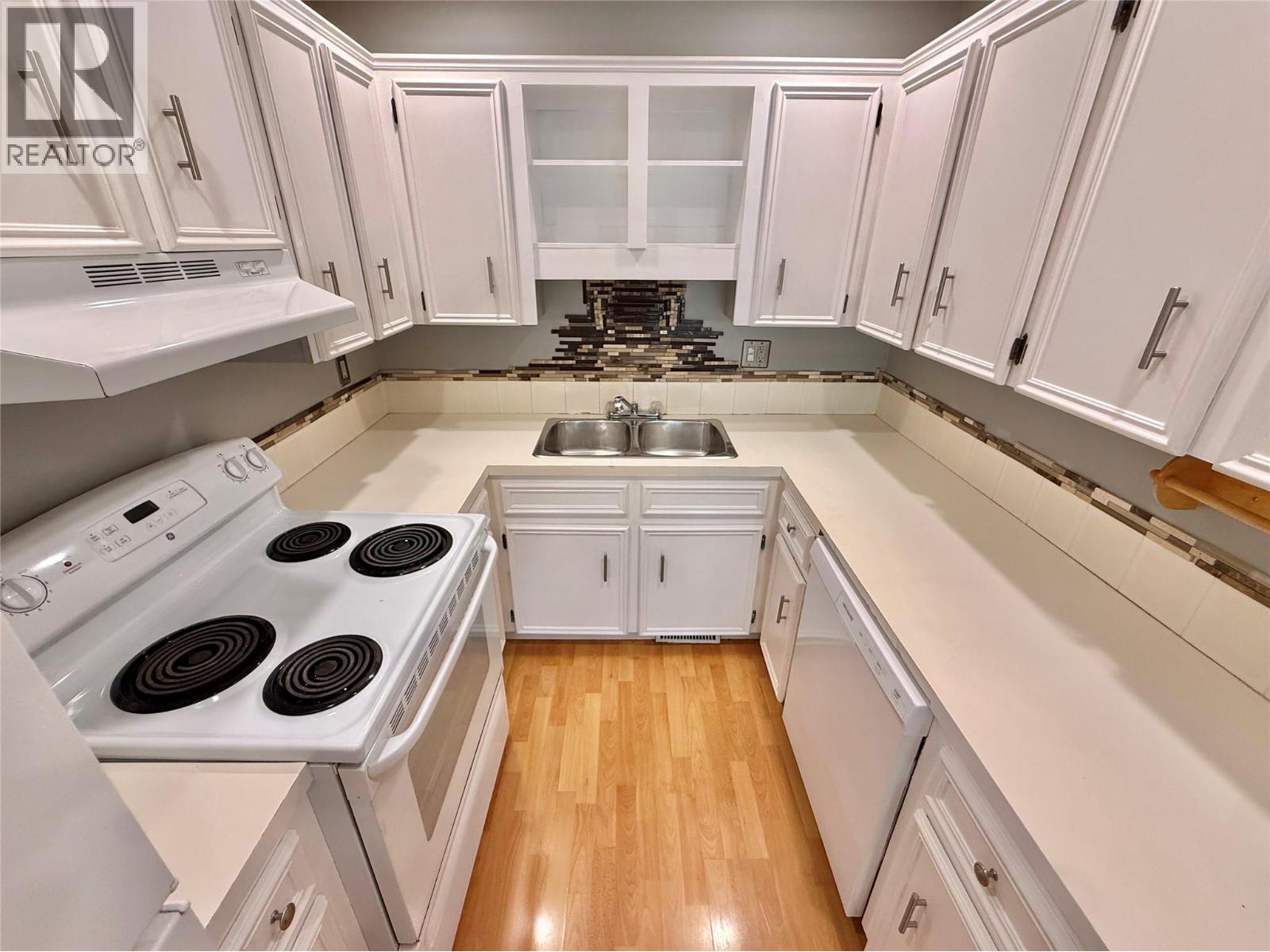 #404 3155 gordon Drive - 15