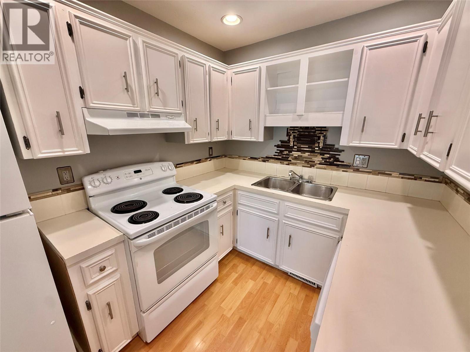 3155 gordon Drive Unit# 404, Kelowna