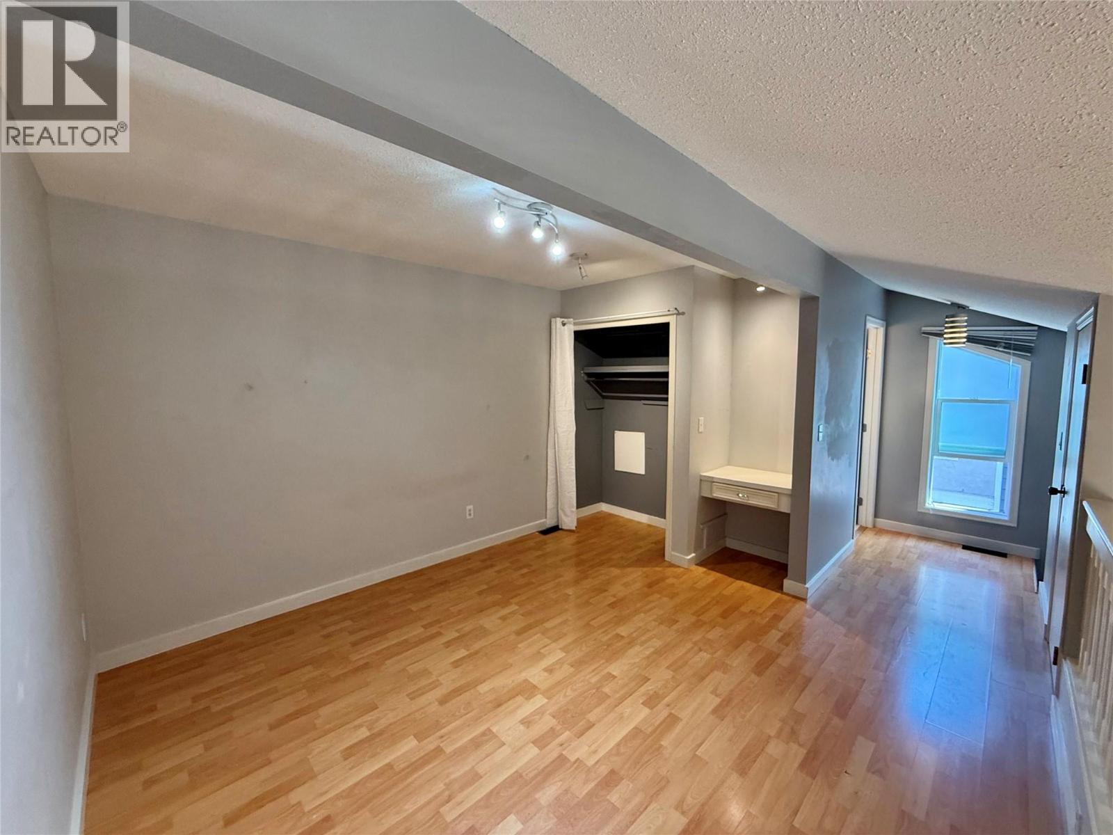 #404 3155 gordon Drive - 25