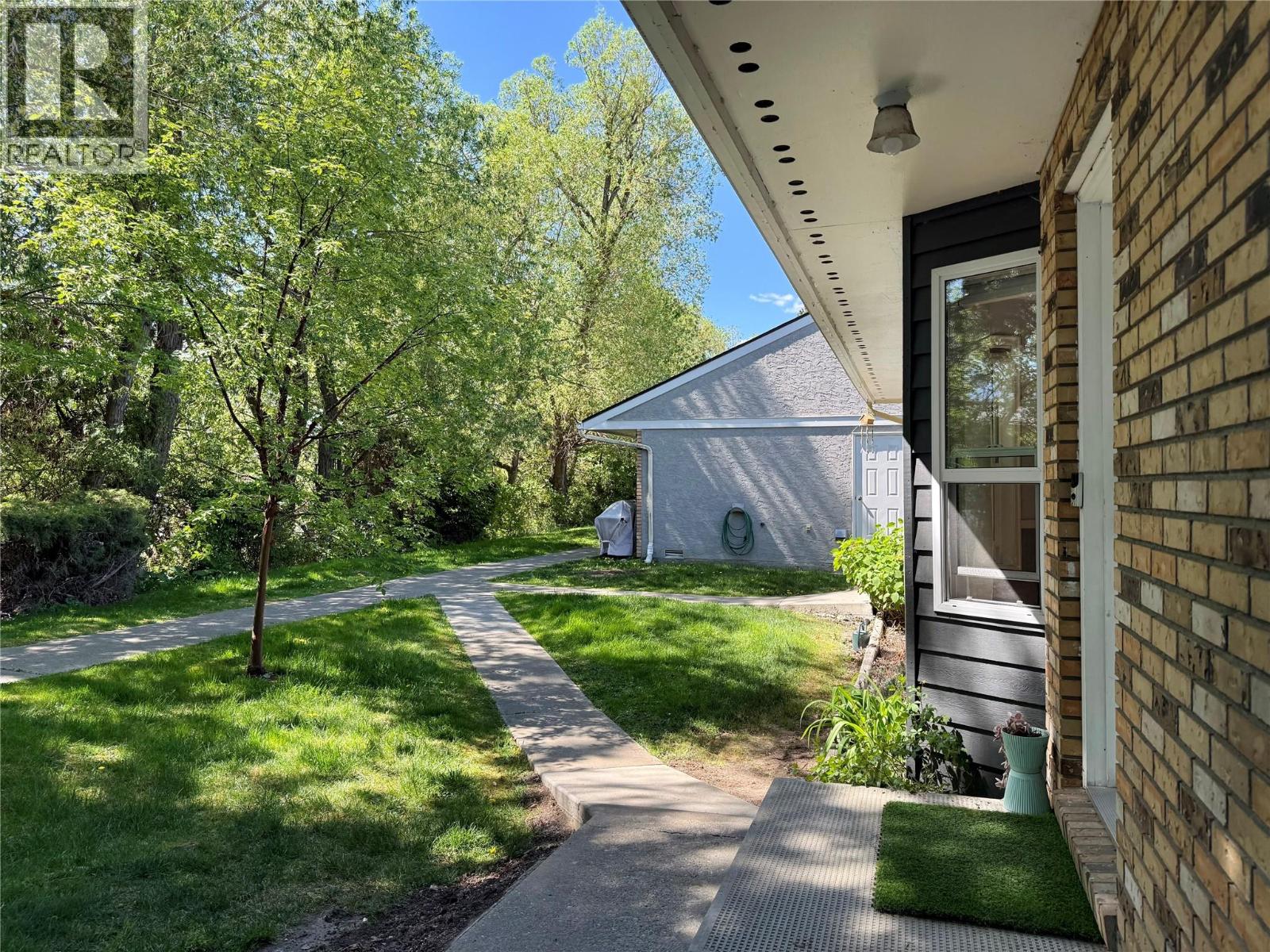 #404 3155 gordon Drive - 37
