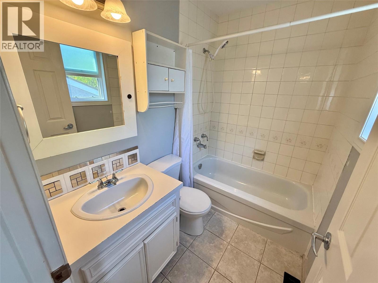 #404 3155 gordon Drive - 32