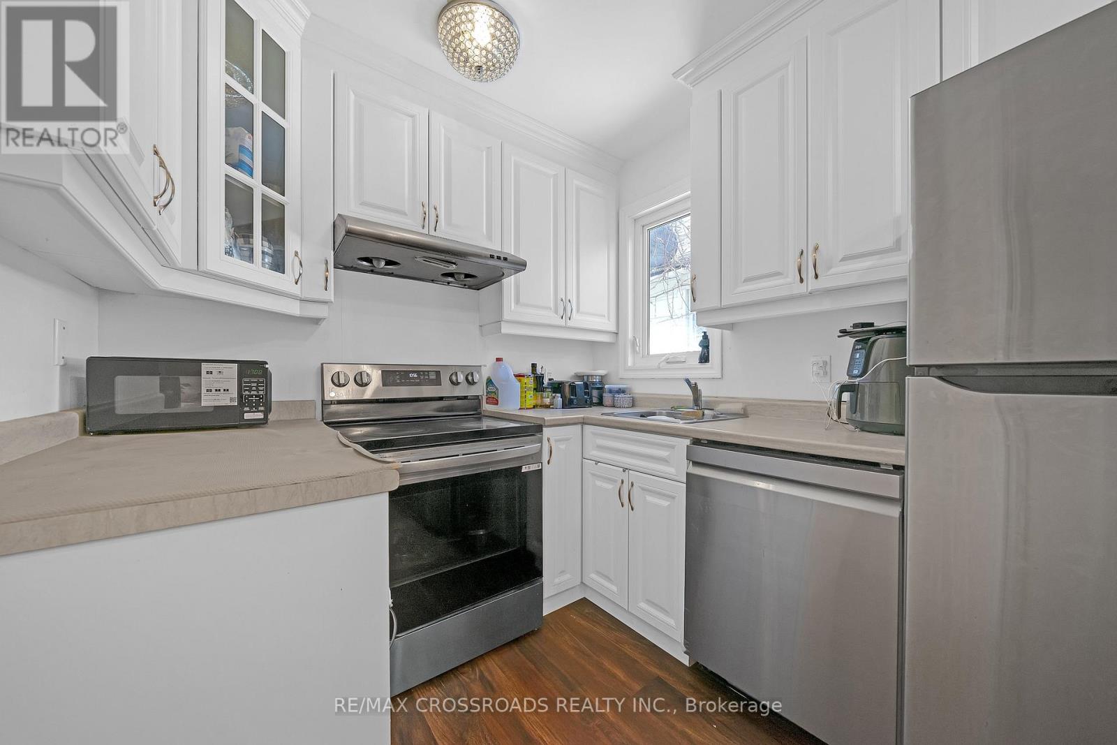 111 ELGIN STREET W - 12