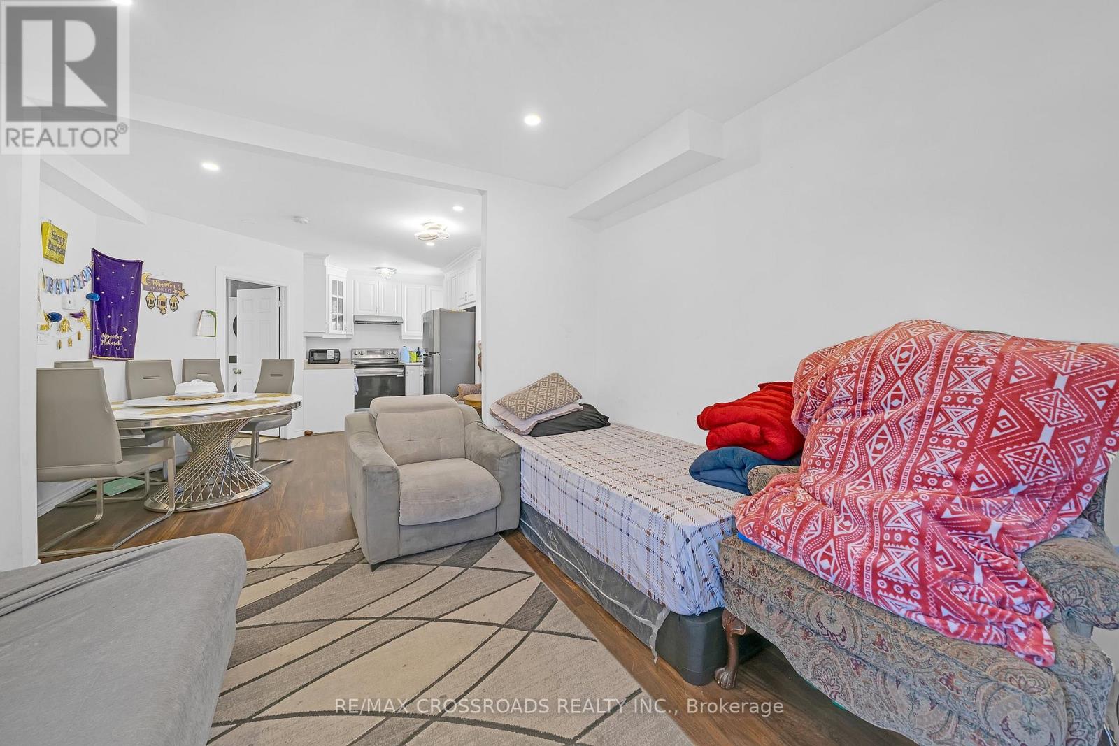 111 ELGIN STREET W - 14