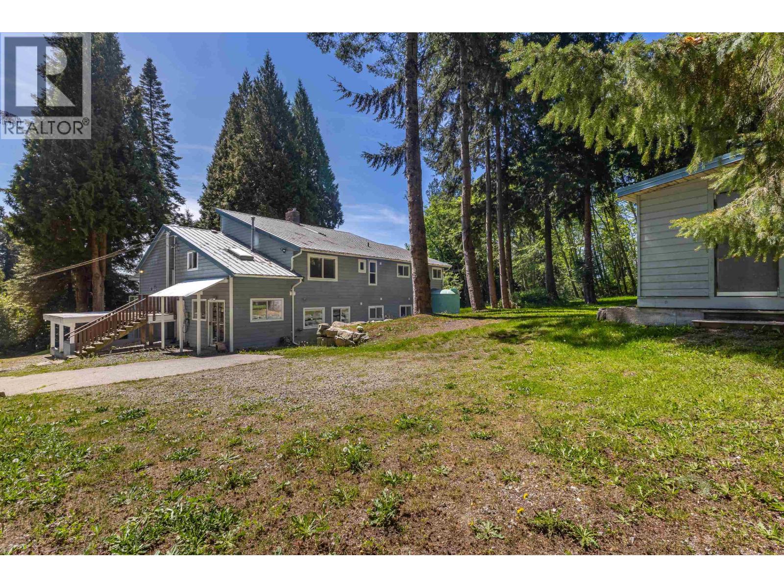 914 GOWER POINT ROAD, Gibsons