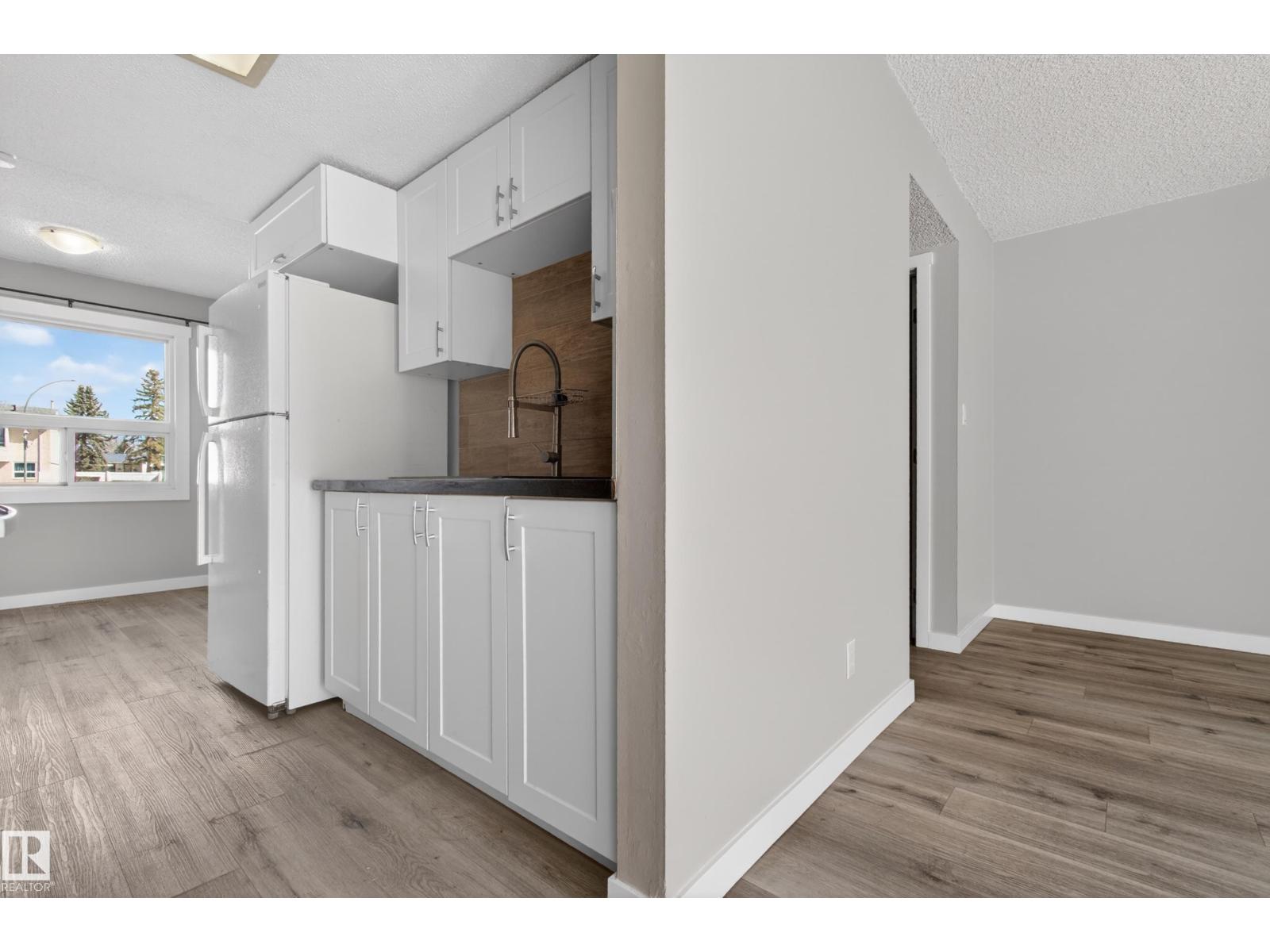 18 LAKEWOOD VG NW, Edmonton