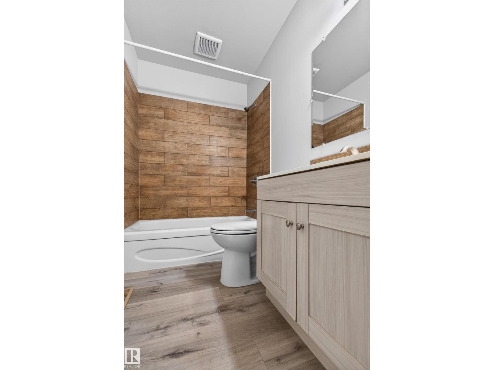 18 LAKEWOOD VG NW, Edmonton