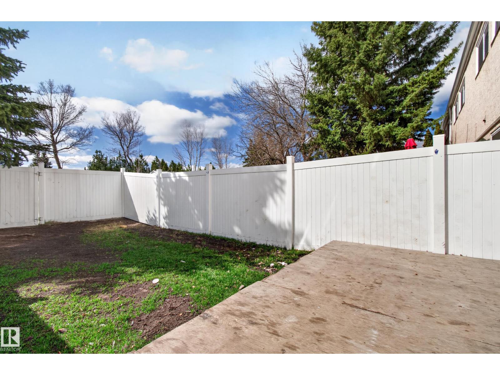18 LAKEWOOD VG NW, Edmonton