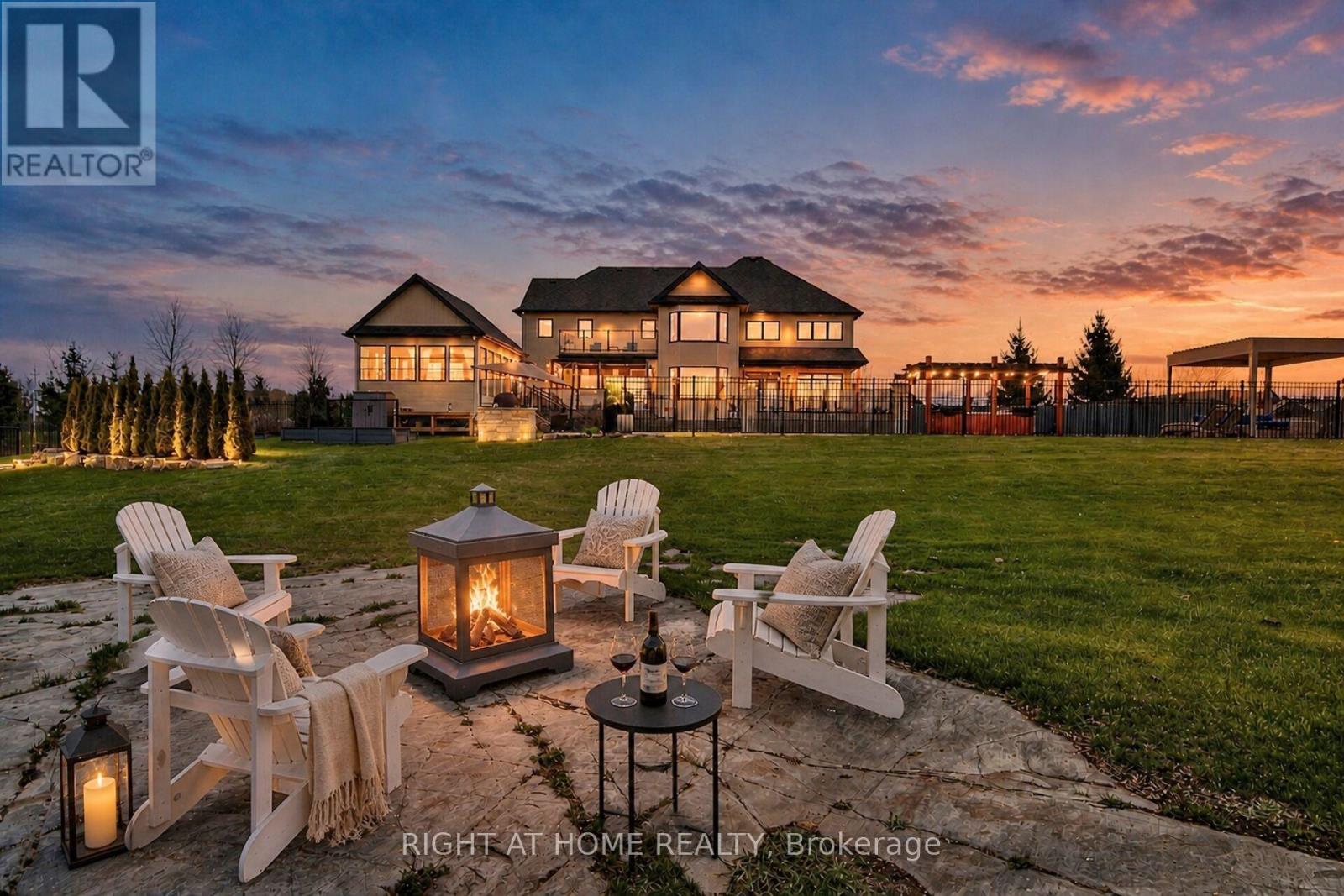 105 RAVENVIEW WAY - 48