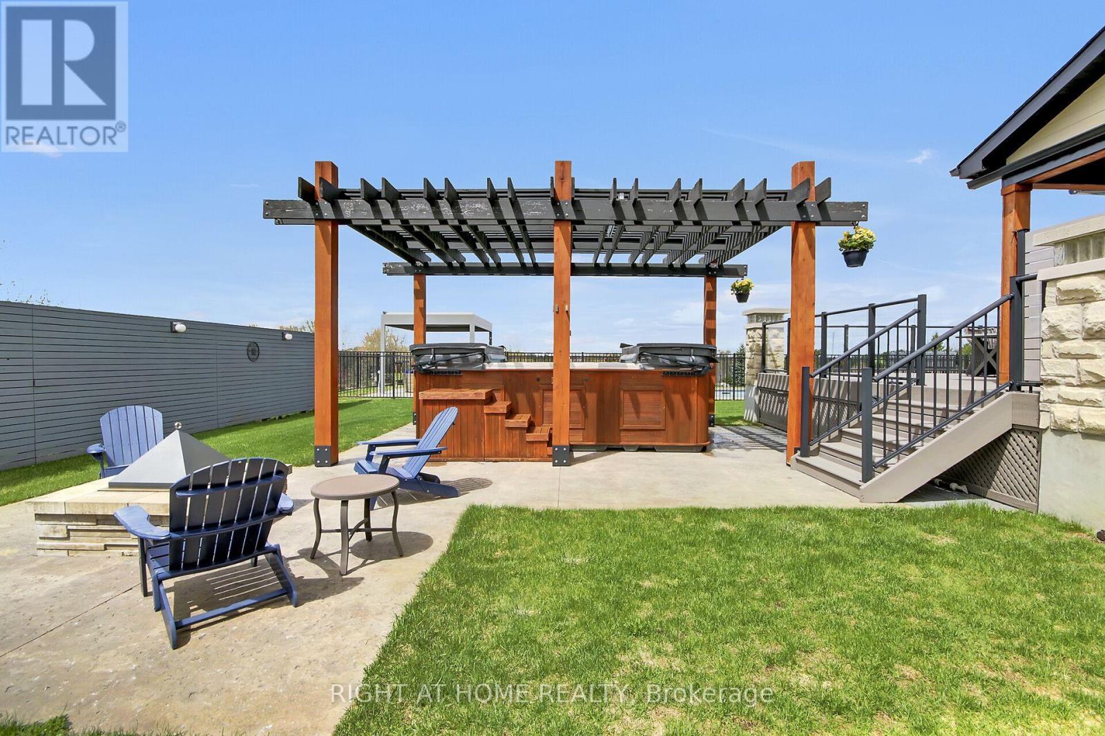 105 RAVENVIEW WAY - 43