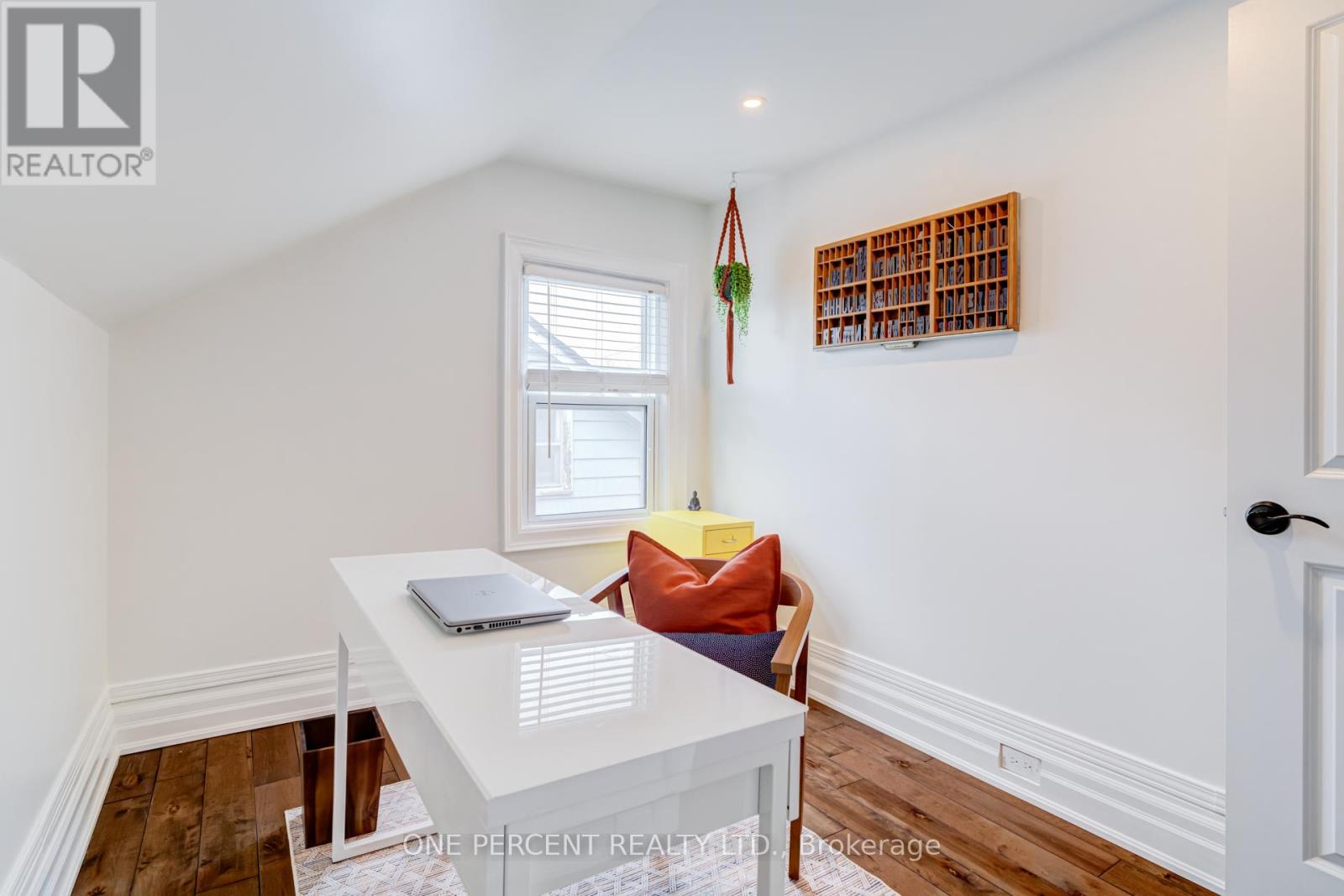 90 TORONTO STREET N - 31