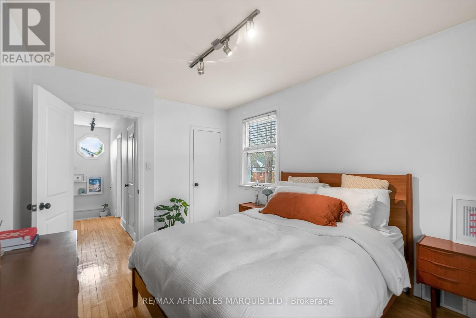 601 JAMES STREET - 27