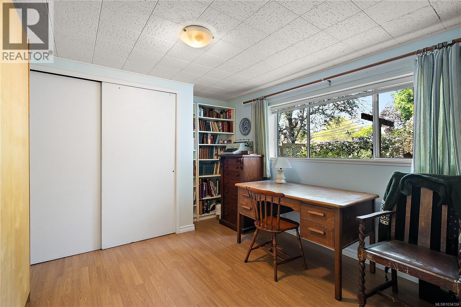726 ROCKHEIGHTS Ave, Esquimalt