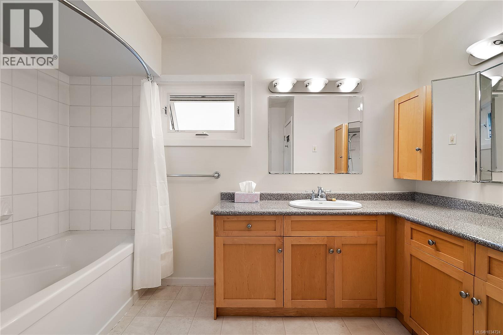 726 ROCKHEIGHTS Ave, Esquimalt