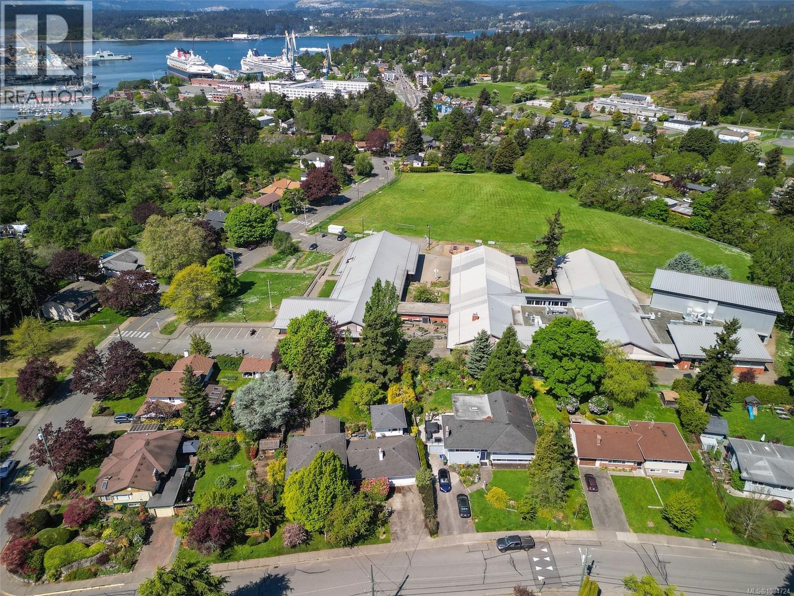 726 ROCKHEIGHTS Ave, Esquimalt