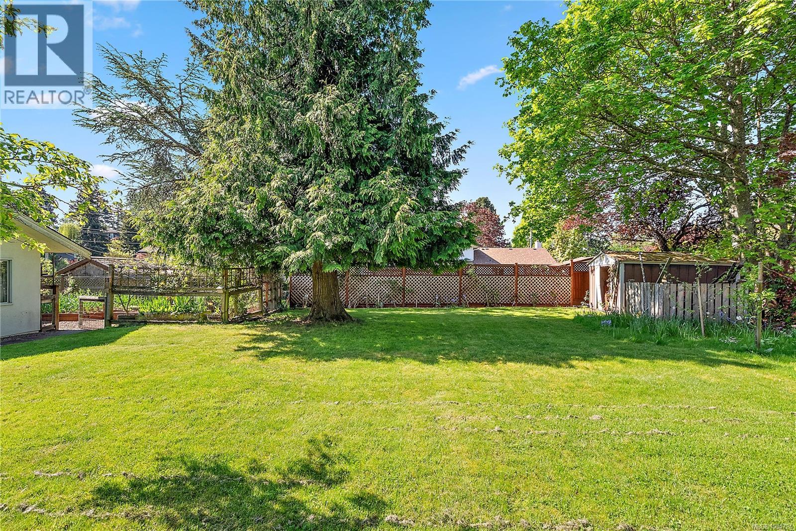 726 ROCKHEIGHTS Ave, Esquimalt