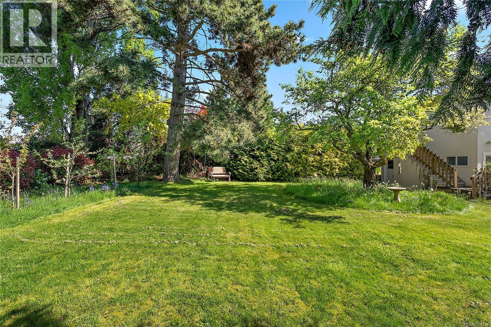 726 ROCKHEIGHTS Ave - 33