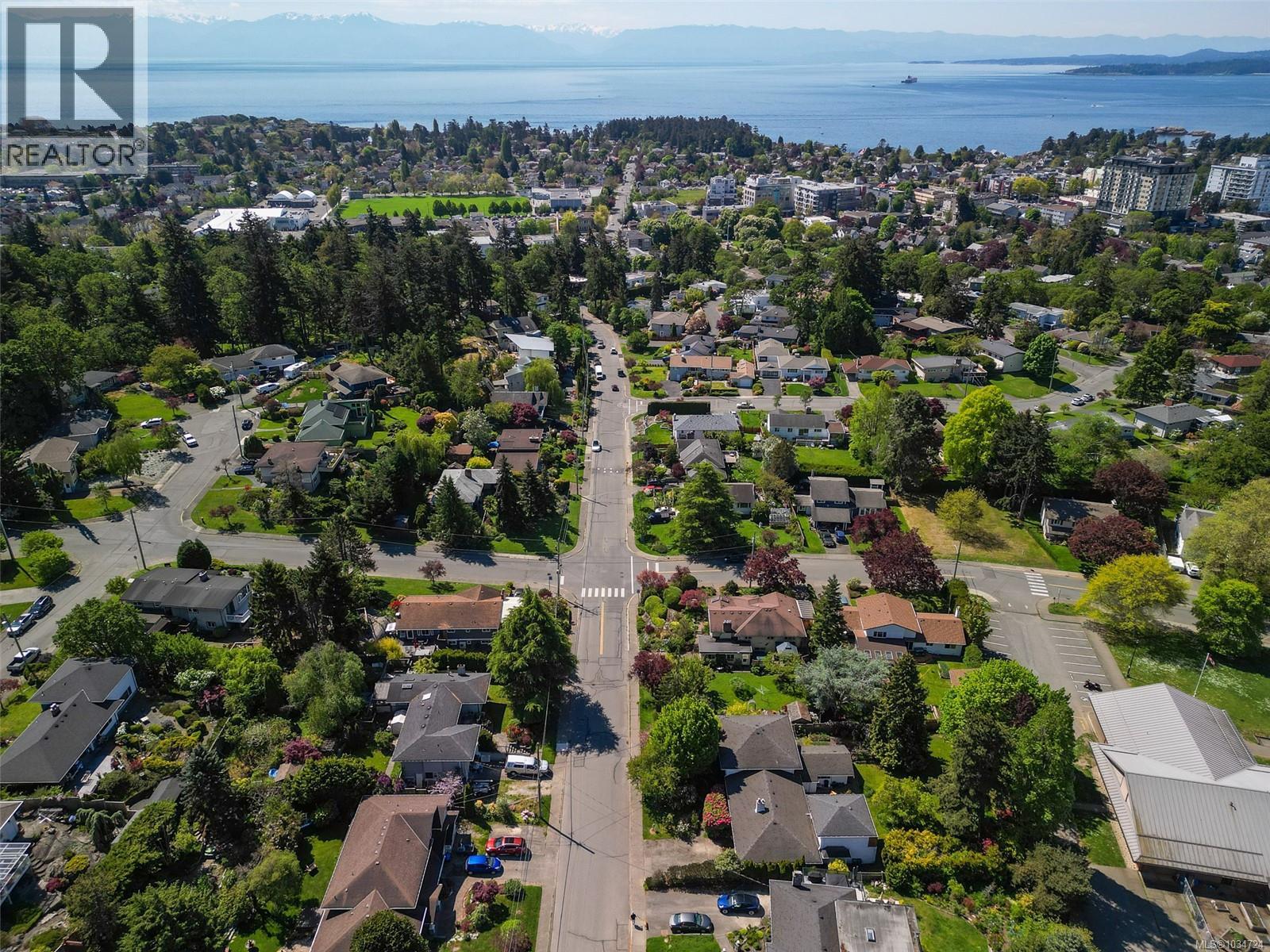 726 ROCKHEIGHTS Ave, Esquimalt