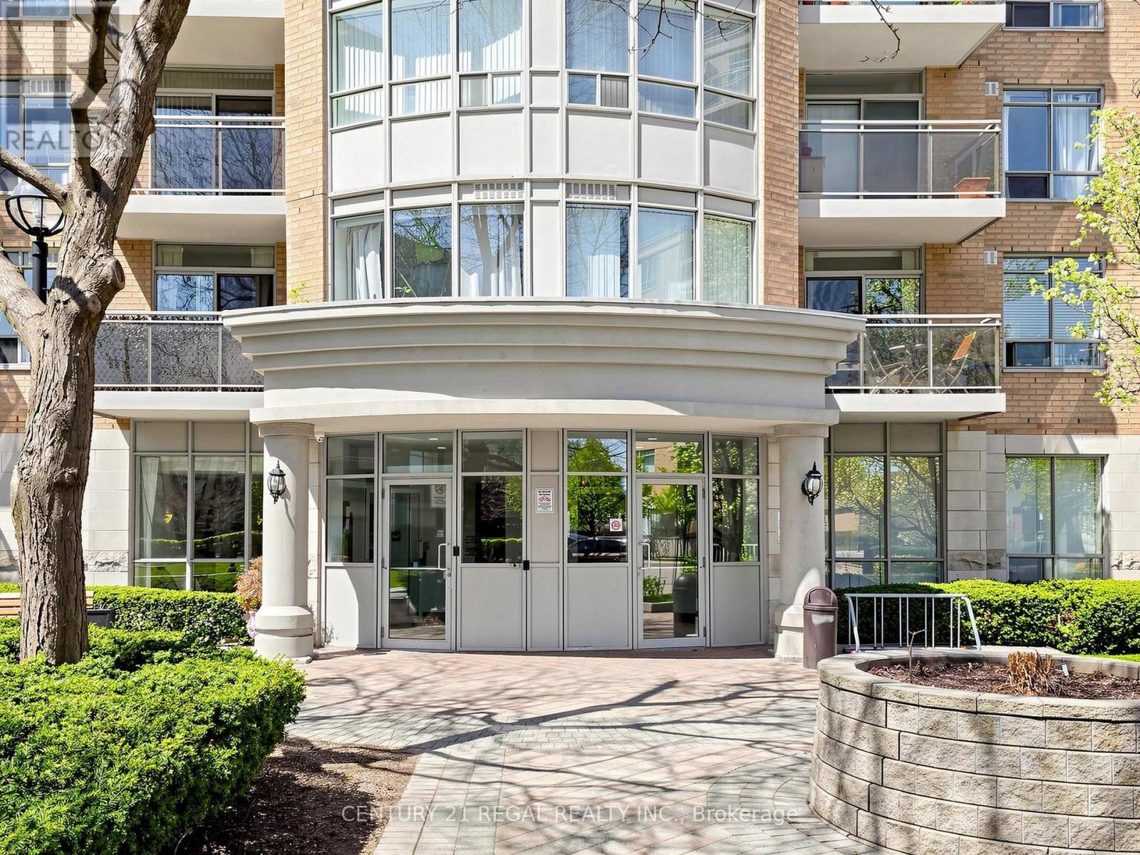#336 650 LAWRENCE AVENUE W - 34