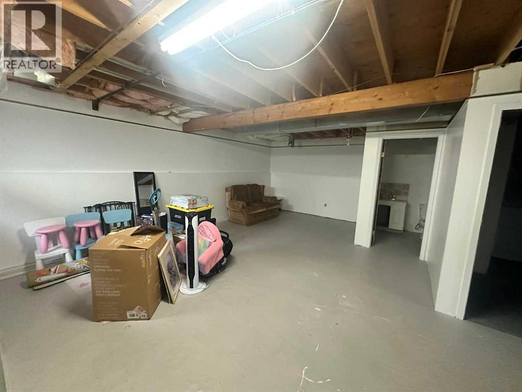 3905 52 Avenue - 18