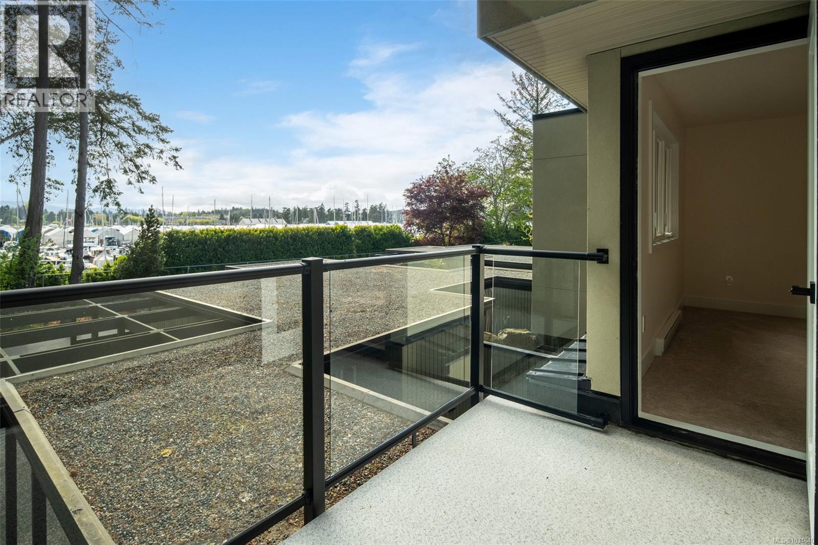 #16 2330 Harbour Rd - 24