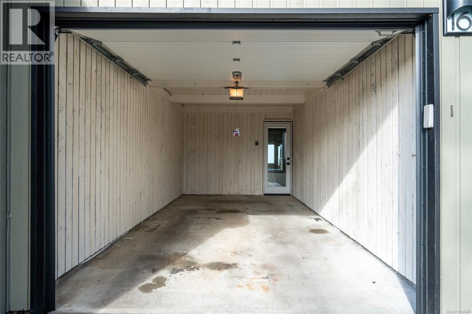 #16 2330 Harbour Rd - 32