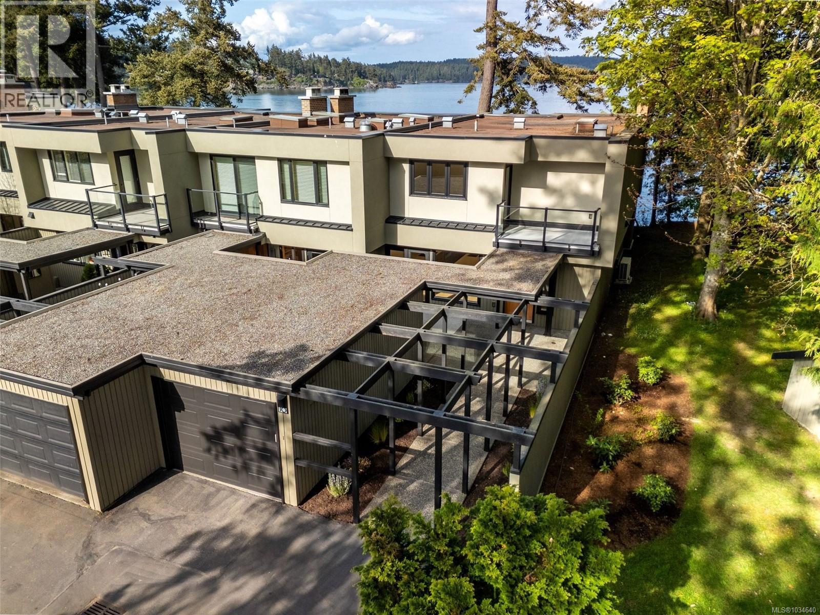 #16 2330 Harbour Rd - 35