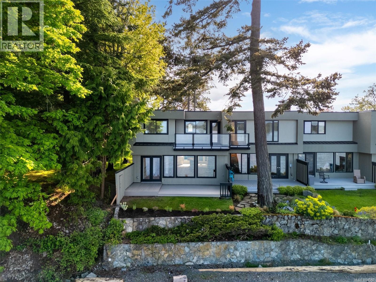 #16 2330 Harbour Rd - 42