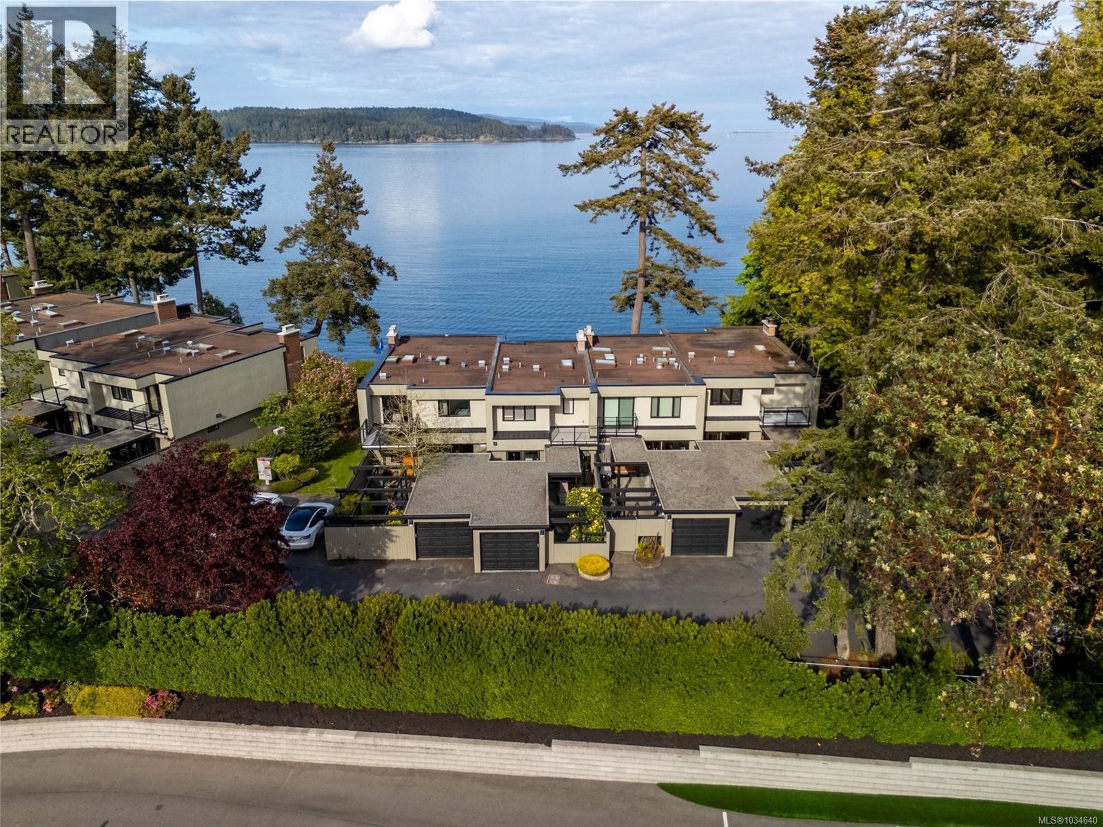 #16 2330 Harbour Rd - 43