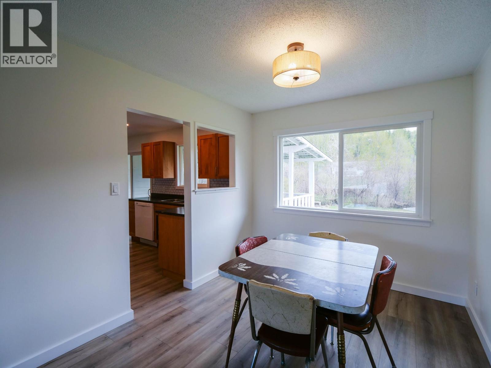 1324 MOFFAT AVENUE - 10