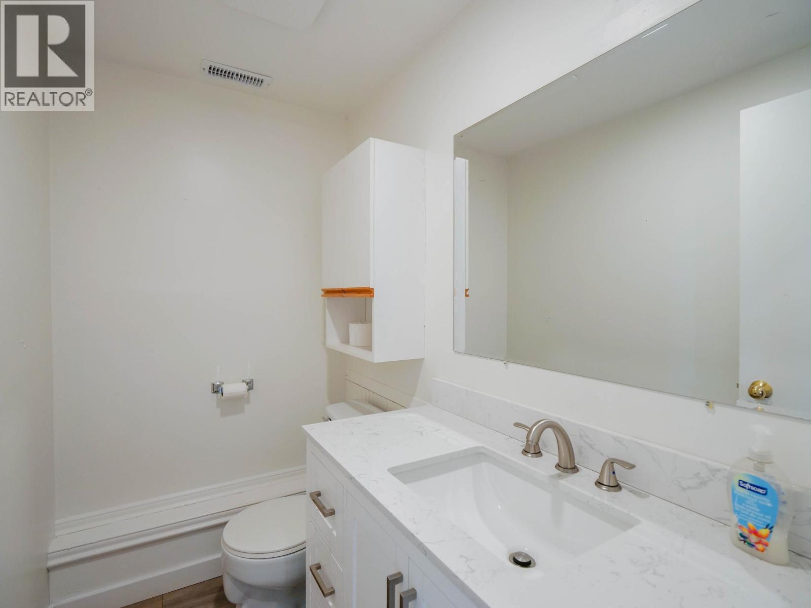 1324 MOFFAT AVENUE - 20