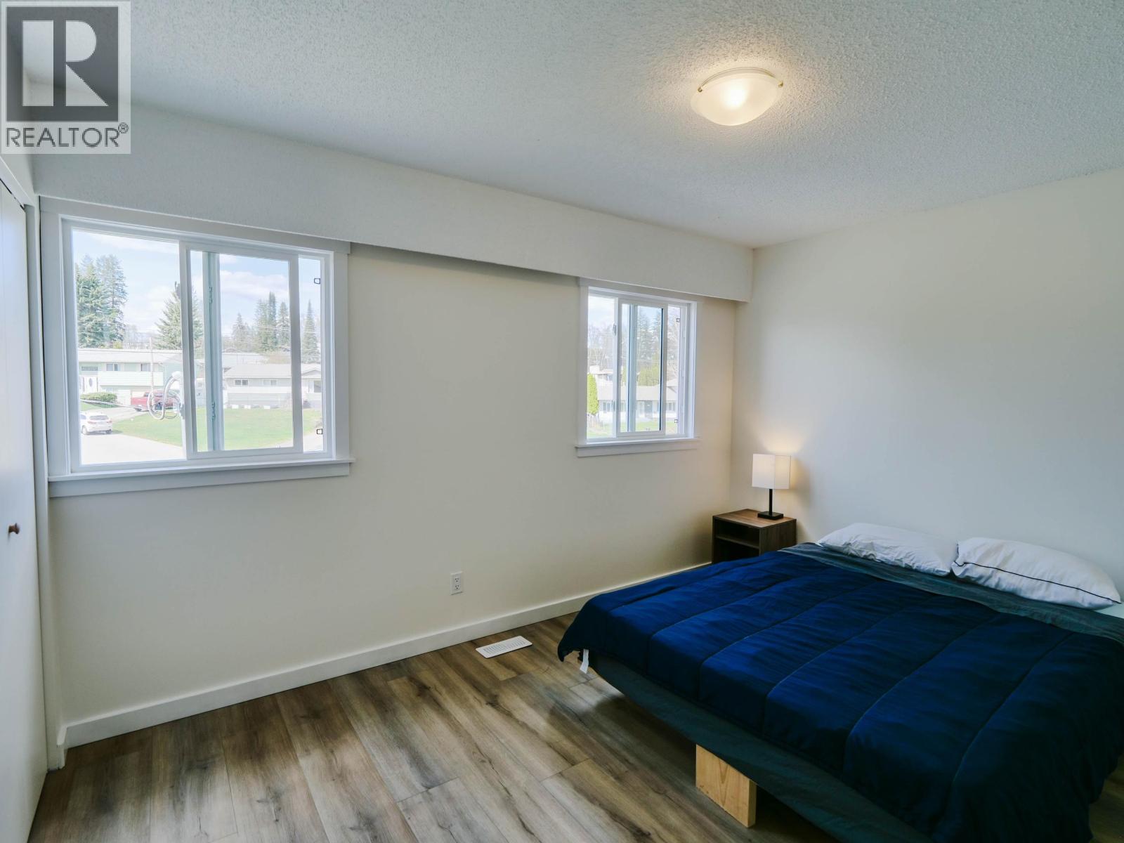 1324 MOFFAT AVENUE - 22