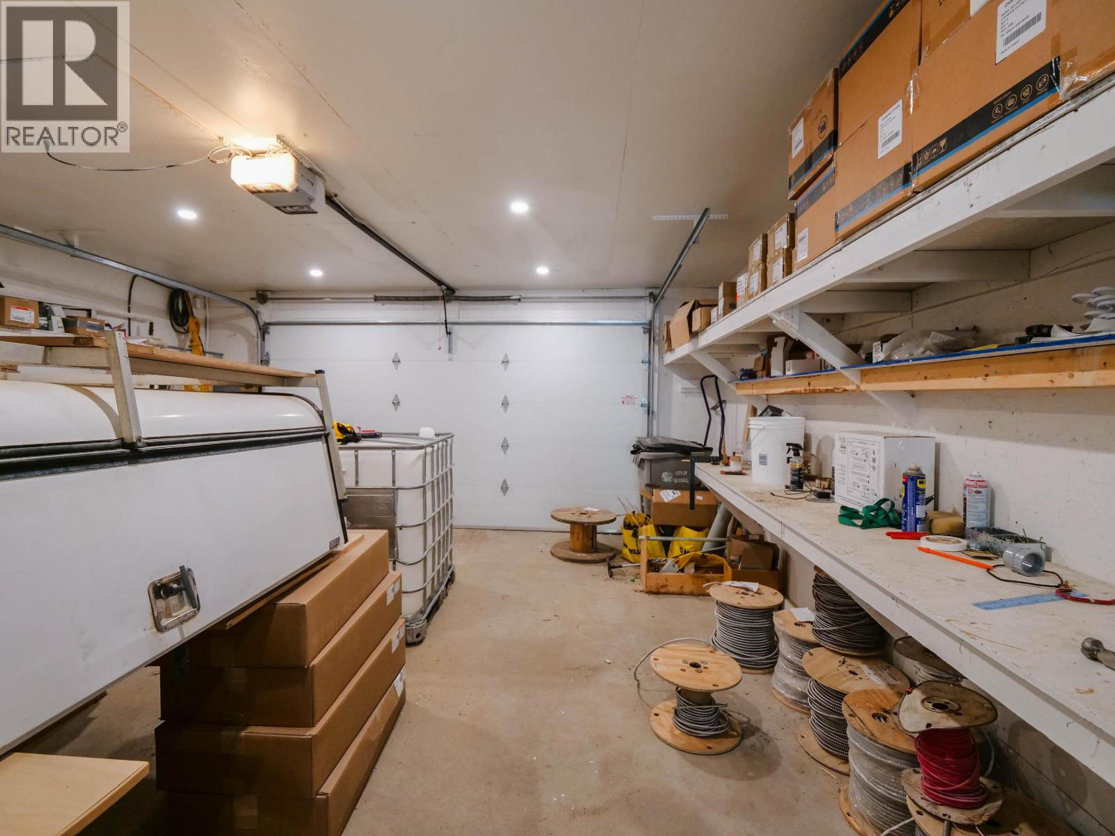 1324 MOFFAT AVENUE - 30