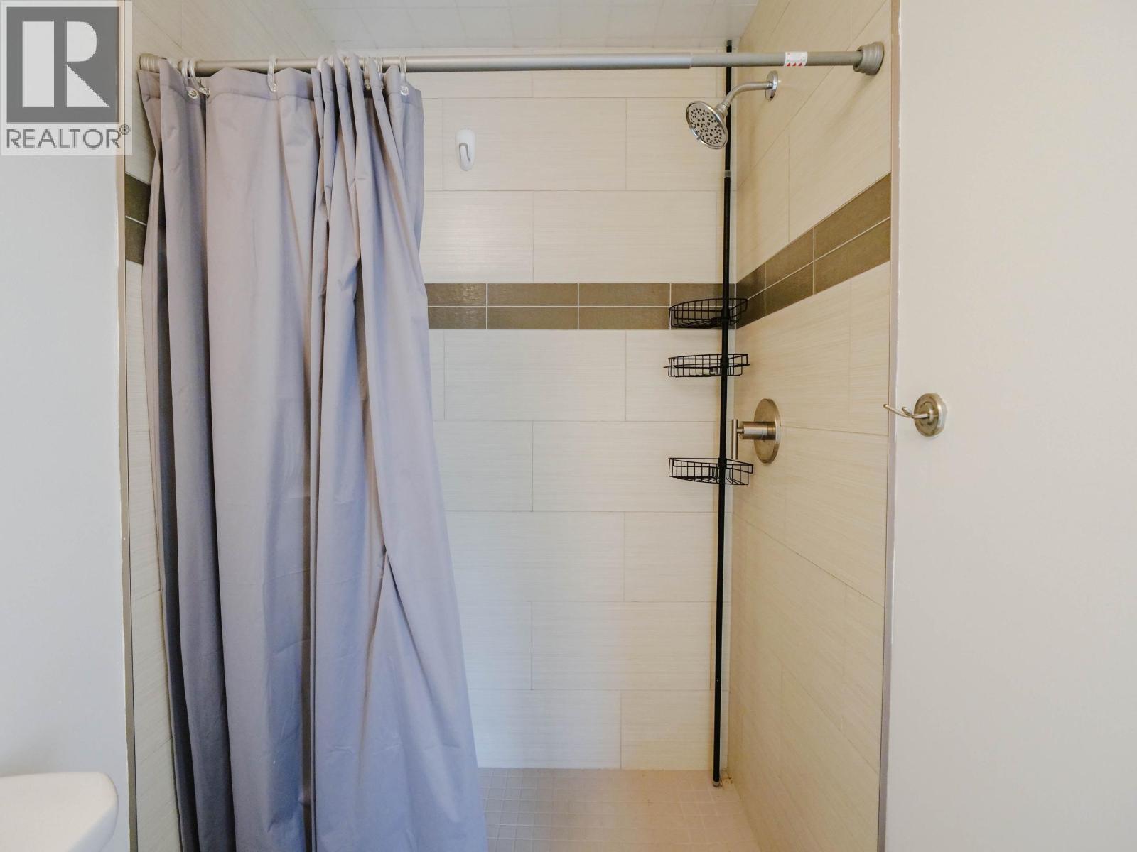 1324 MOFFAT AVENUE - 29