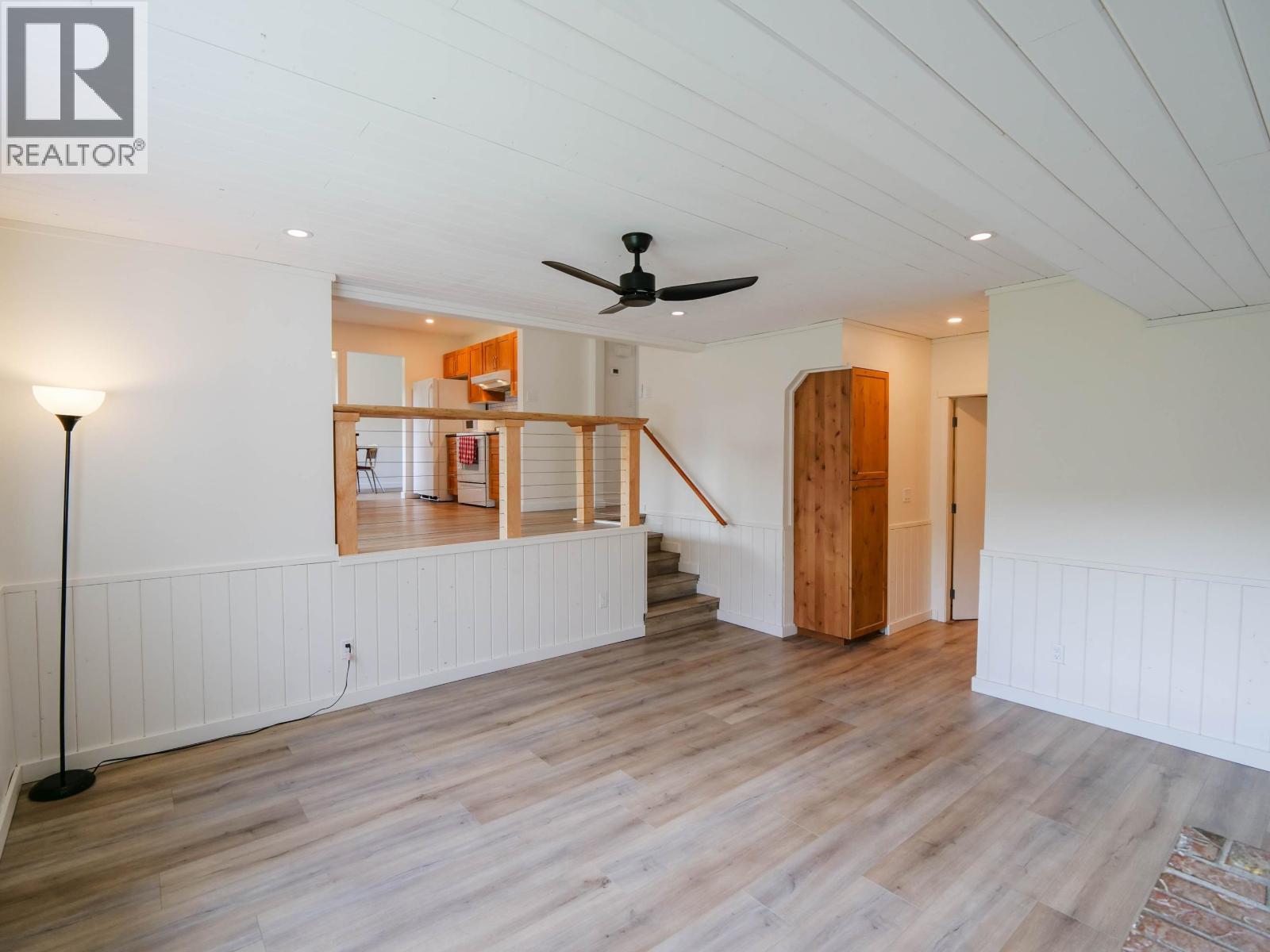 1324 MOFFAT AVENUE - 19